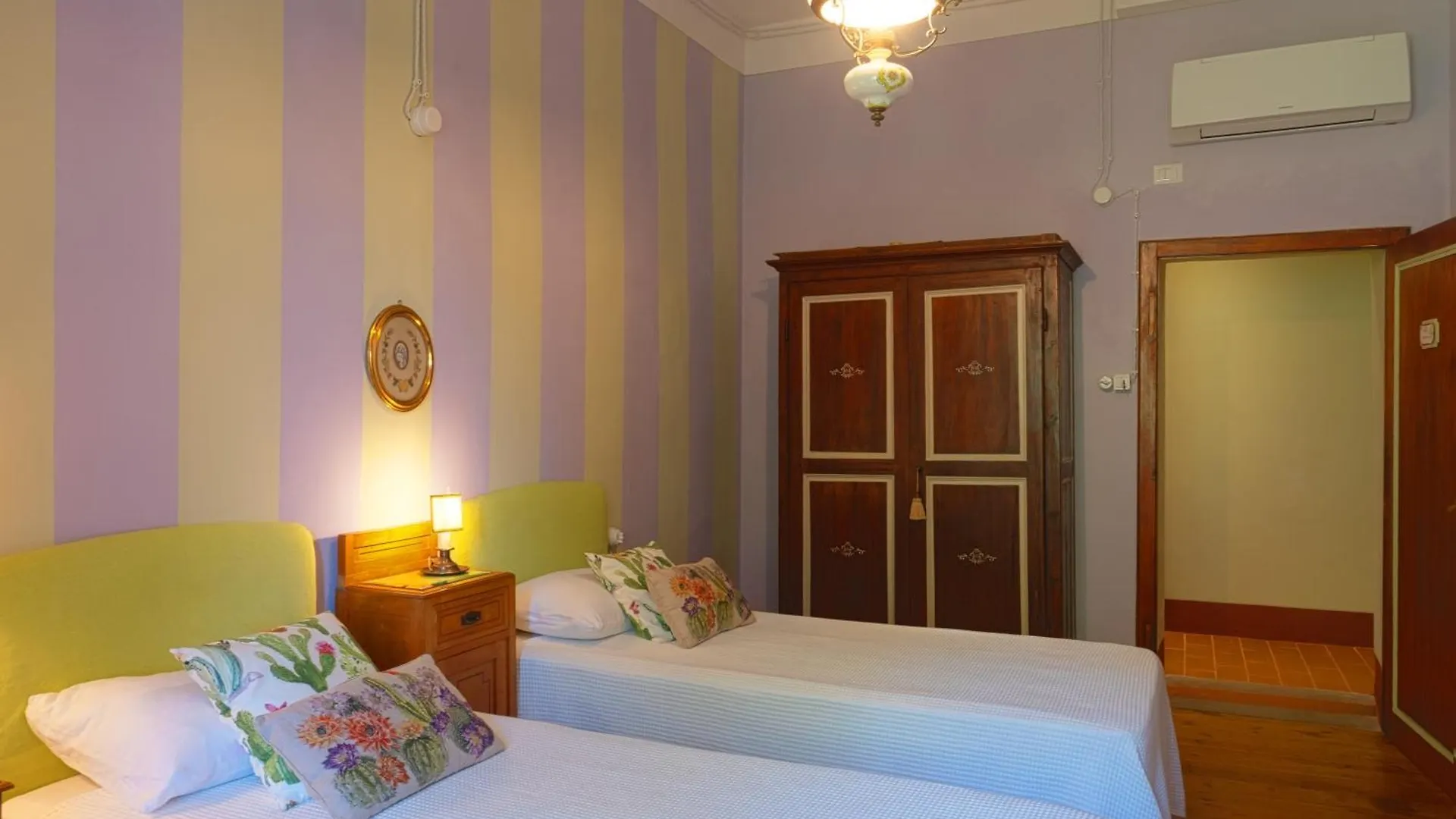 Agriturismo Il Ponticello Vaiano  Farm stay Vaiano (Tuscany)